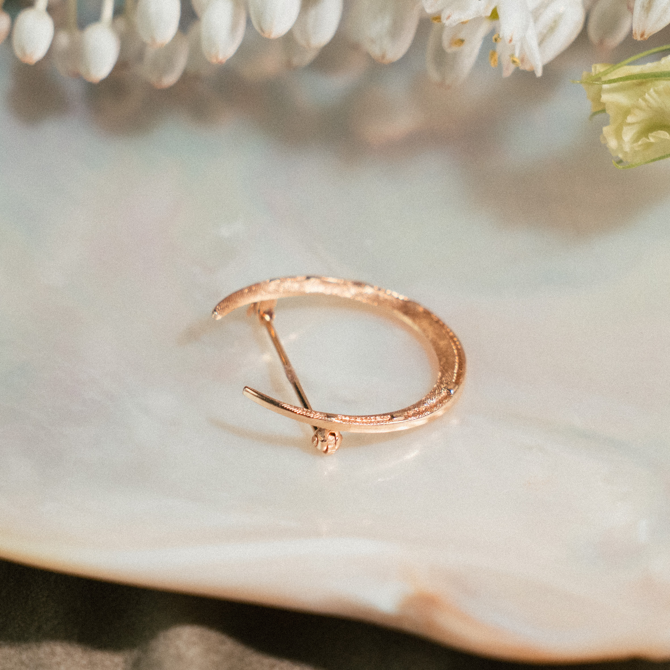 Textured Horseshoe Brooch